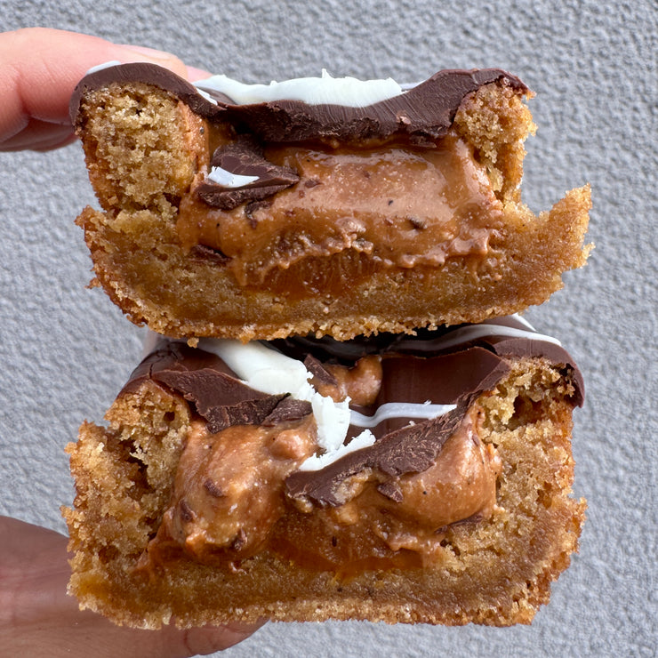 The PB & Dulce Cookie Bar