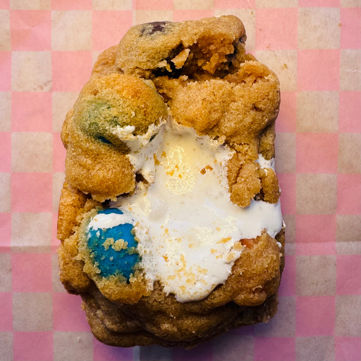 The PB Pretzel M&M Bar